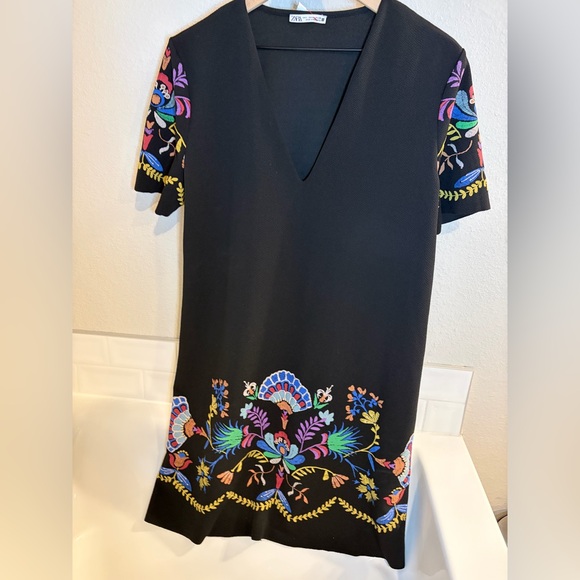 Zara Black midi Dress with floral details. Size XL - Picture 8 of 8